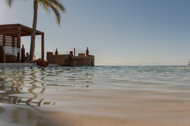 Fully equipped villa with grill, private pool & patio | Water view | Pets allowed — photo 3