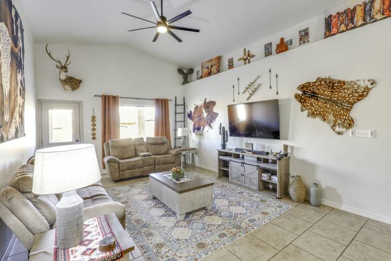 Fire Pit, Pets Welcome: Home 4 Mi to Dtwn Carlsbad — photo 5