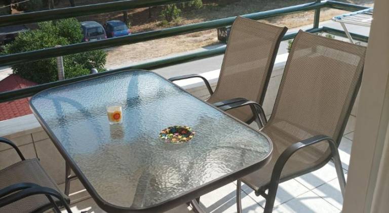 Apartment with terrace, yard & grill — photo 3