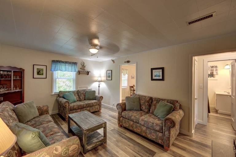 Ocracoke, NC Vacation Rentals from $108 | Hometogo