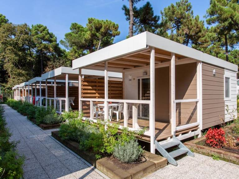 Family-friendly lovely mobile home with garden, terrace & pool | Beach nearby | Dogs allowed — photo 3