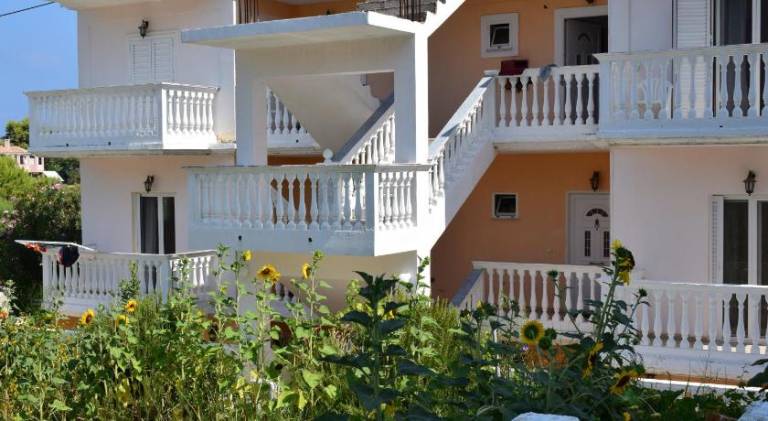 Lovely apartment with yard & terrace | Pet-friendly — photo 5