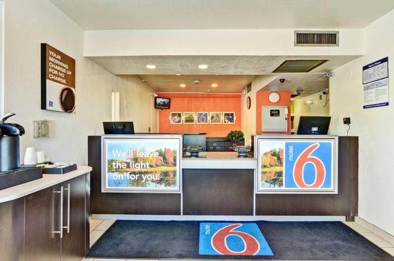 Motel 6 Pittsburgh, PA - Crafton — photo 3