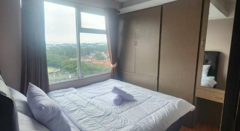 Holiday apartment with pool in Bandung