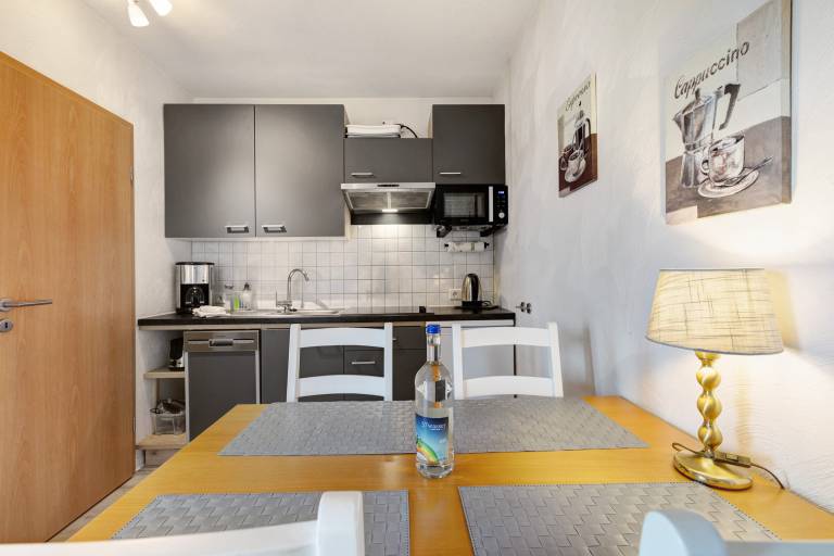 Apartment with fast internet, patio & garden | City view | Pets are welcome — photo 3