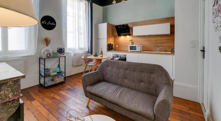 Apartment with jacuzzi — photo 2