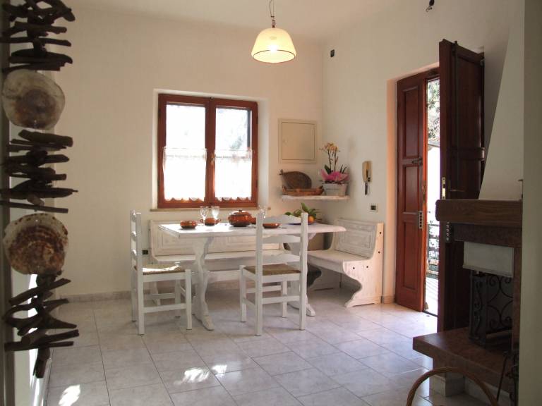 Apartment with garden, terrace & grill — photo 5