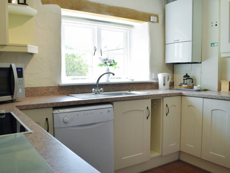 Cottage with garden & pool | Sea view — photo 4