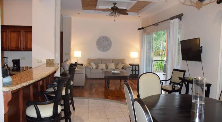 Villa with garden, terrace & pool — photo 4