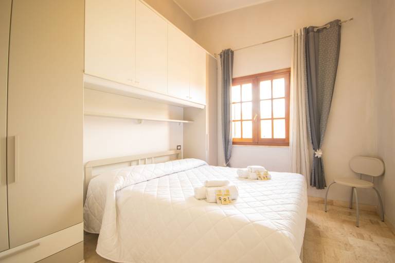Family-oriented lovely apartment with terrace | City view | Next to the beach | Pets allowed — photo 4