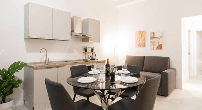 Rental apartment | Close to Two Towers — photo 3