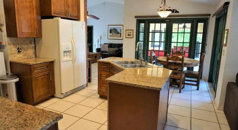 Spacious house with jacuzzi & pool | Pets allowed — photo 5