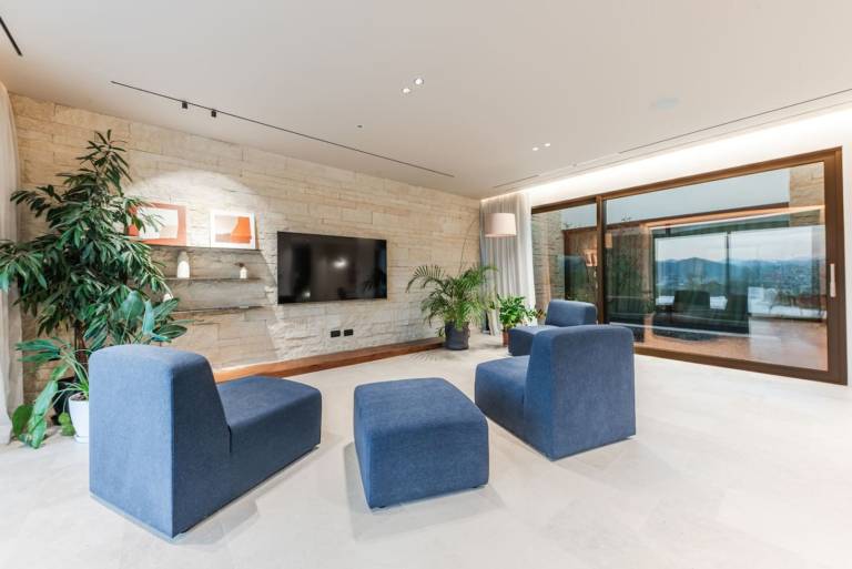 Villa with garden & pool — photo 4