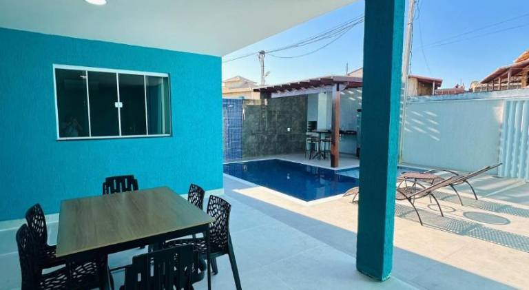 House with pool — photo 3