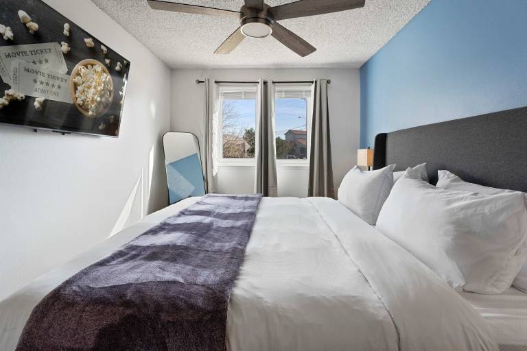 Family-oriented pleasant house with fast internet & yard | Pets are welcome — photo 3