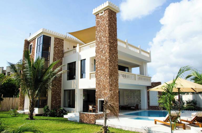 Villa  Diani Beach