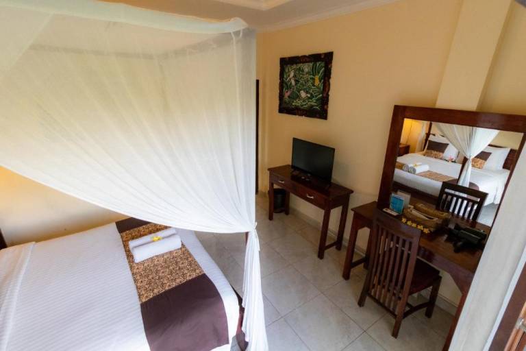 Family-friendly charming dedicated room with pool | Pets allowed — photo 5