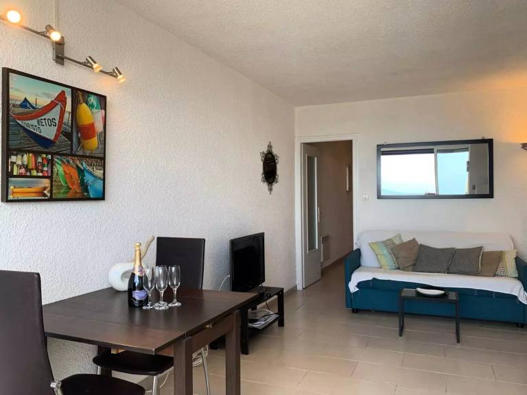Holiday apartment with terrace & garden — photo 4