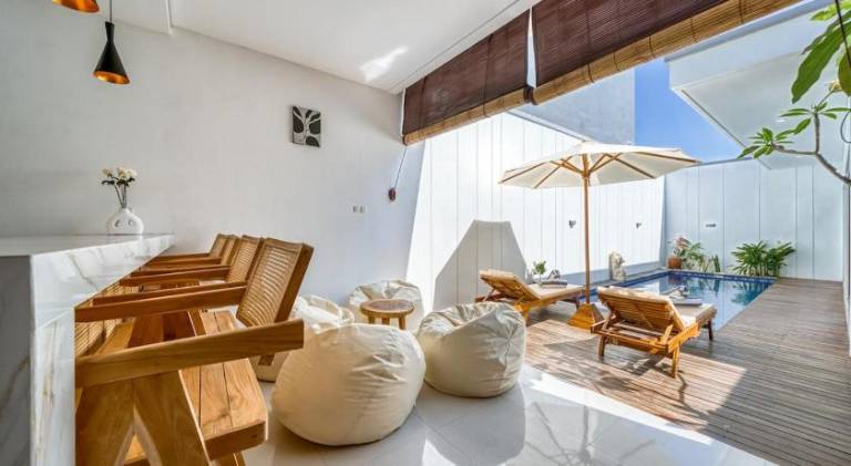 Beautiful villa with patio, private pool & yard | Suitable for remote work | Pet-friendly — photo 4