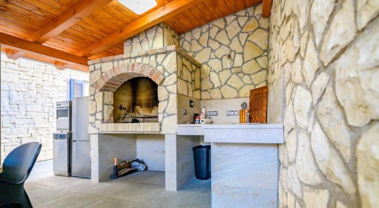 Apartment with patio, private pool & garden | Pets are welcome — photo 5