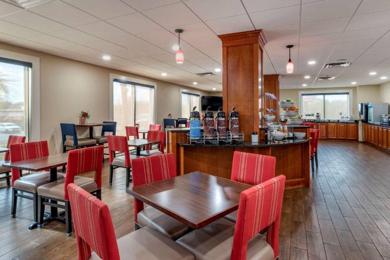 Comfort Suites Niceville Near Eglin Air Force Base — photo 3