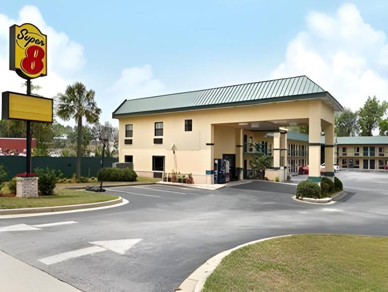 Super 8 By Wyndham Columbia in Columbia, GA