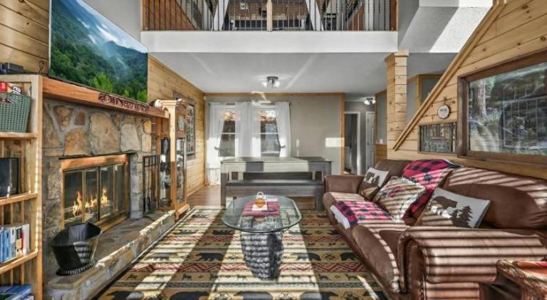 Vacation home with jacuzzi & pool — photo 3