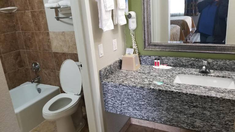 Days Inn by Wyndham West Memphis — photo 5
