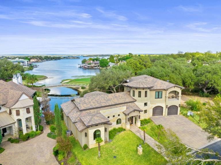 House Horseshoe Bay