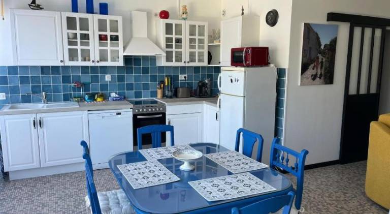 Rental apartment with patio & BBQ in Royan