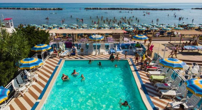 Bikini Tropicana Family Hotel — photo 4