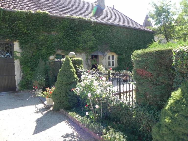 Vacation home with pool, terrace & BBQ | Nature view | Pets are welcome — photo 2
