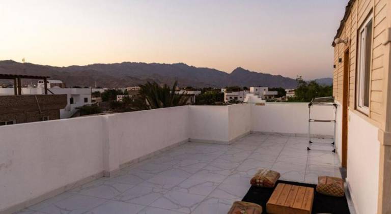 Sea and Mountain View Rooftop Chalet — photo 3