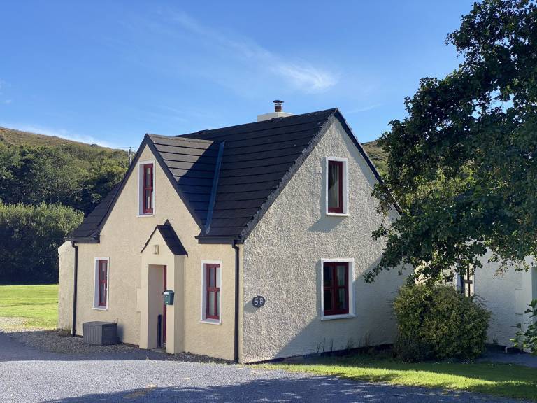 Vacation home with yard in Galway