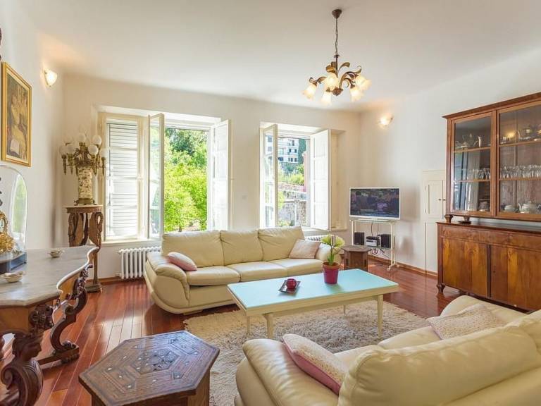 Apartman  Jadranska cesta / Sinjska ul.