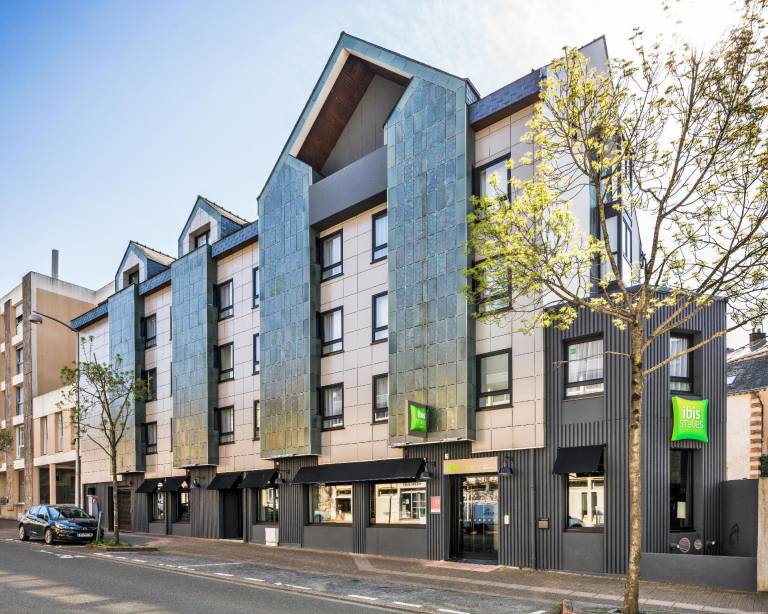 Ibis Styles Laval Centre Gare in Laval