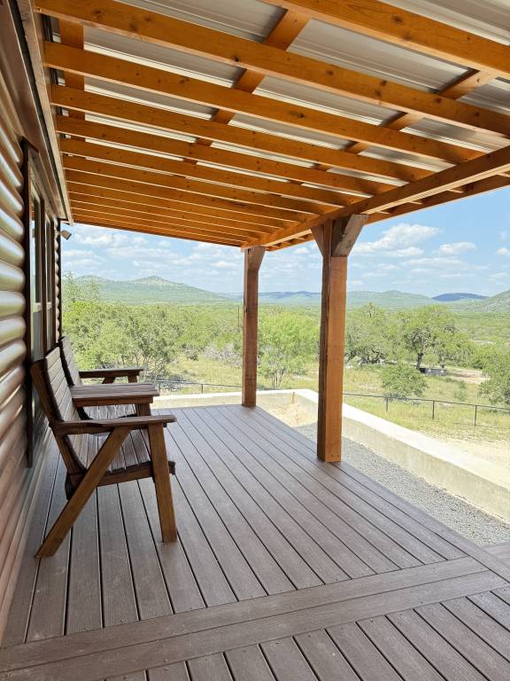 House with yard & barbeque | Nature view in Uvalde, TX