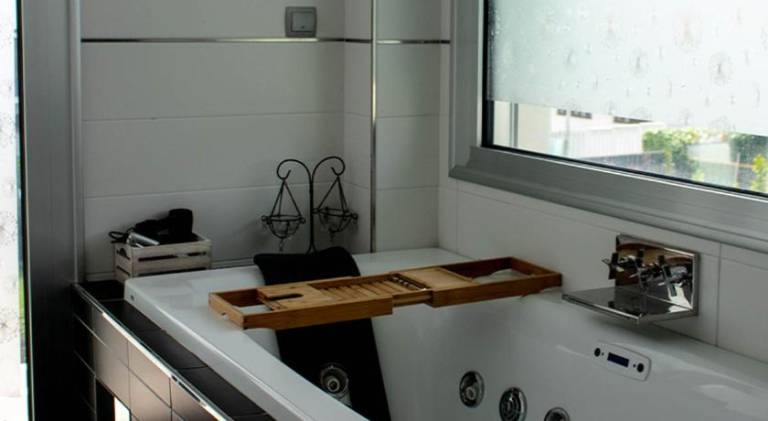 Villa with pool, terrace & garden — photo 5