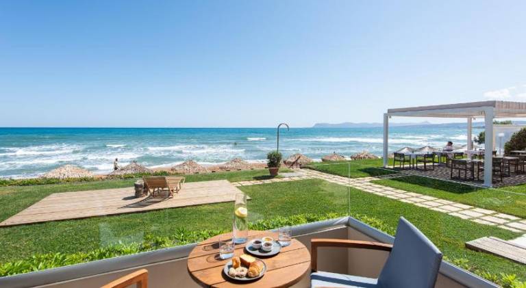 Serviced apartment with pool, terrace & garden | Next to the beach | Pets are welcome — photo 3
