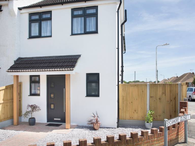 Child-friendly beautiful cottage with yard | River view | Pets are welcome in Margate