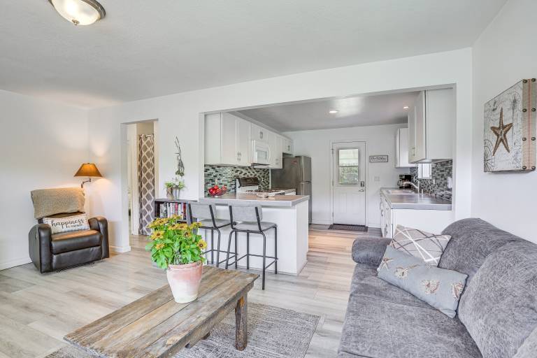 2 Blocks to Beach: Dog-Friendly Oceano Cottage — photo 2