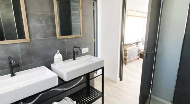Spacious apartment with terrace | Close to the beach | Pet-friendly — photo 2