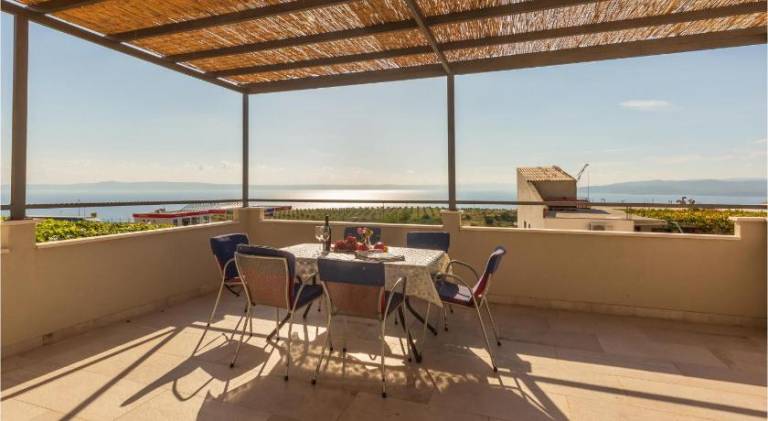 House with pool | Beach nearby | Pets are welcome — photo 3