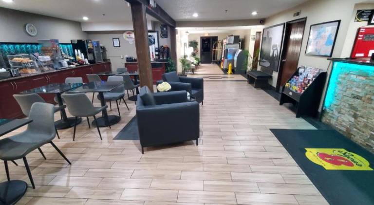 Super 8 By Wyndham Sterling Heights/Detroit Area — photo 4