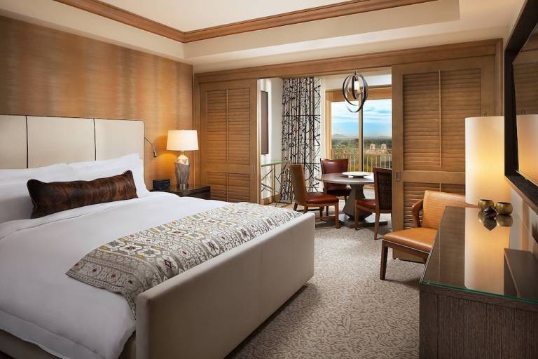Resort Phoenician