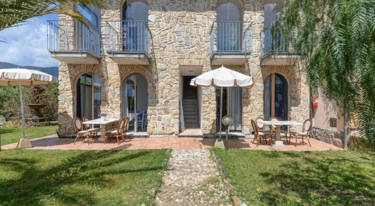 Wonderful holiday apartment with barbeque, pool & terrace | Pet-friendly — photo 3