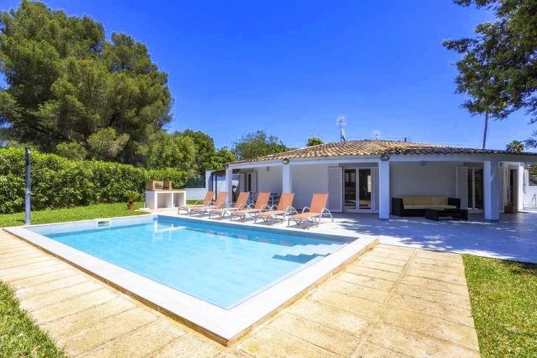 Charming Casa Encinar in Tranquil Residential Area