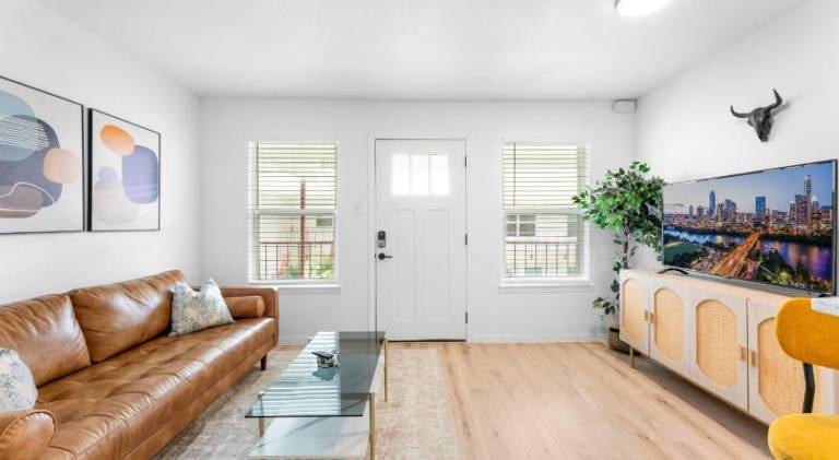 Nice apartment with pool | Pets are welcome in Austin, TX