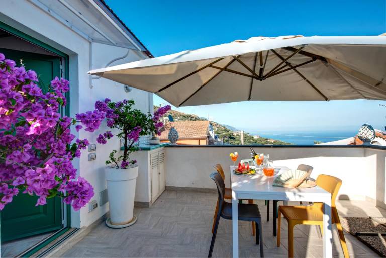 Beautiful bed & breakfast with yard, terrace & BBQ | Perfect for remote work | Pets allowed — photo 2