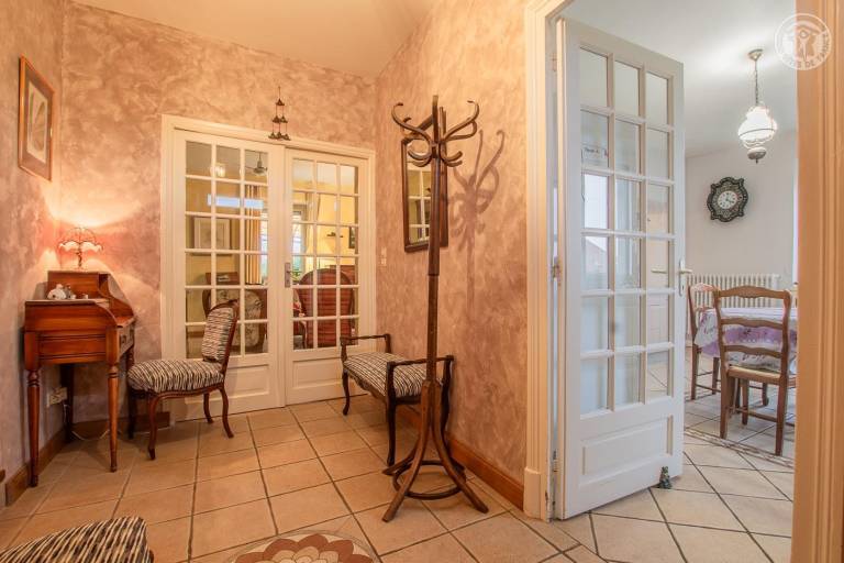 Gite with yard & patio — photo 4